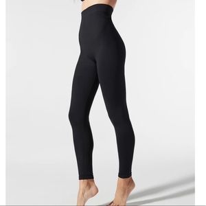 Blanqi Highwaist Postpartum Support Leggings. NEW!